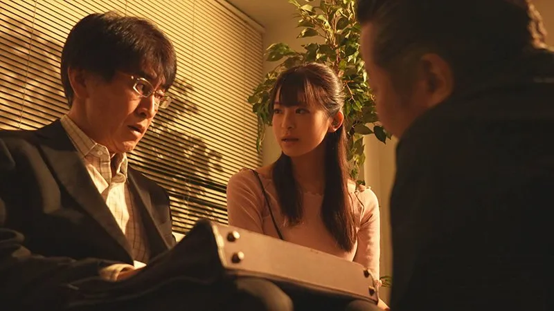 Chồng yêu vay nợ giang hồ, người vợ phải bán thân để trả nợ