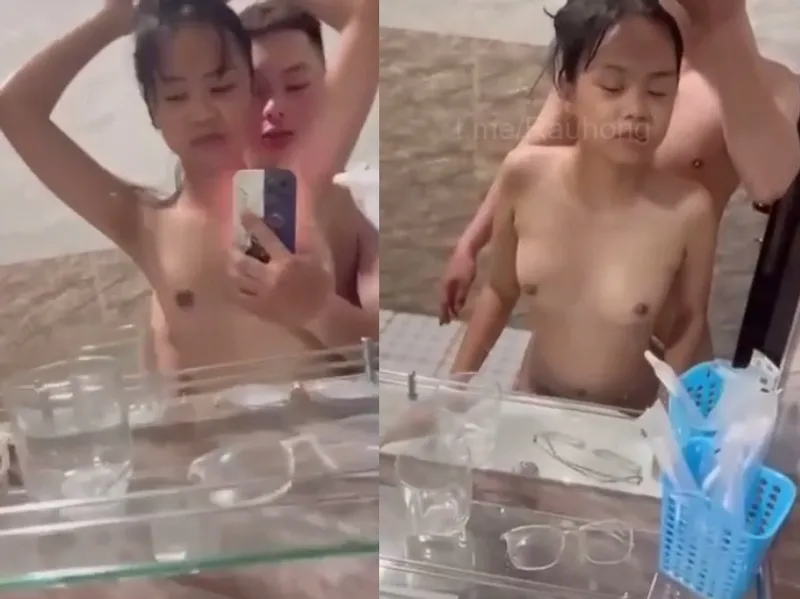 Dáng mảnh em cùng any đụ trước gương quay kỉ niệm